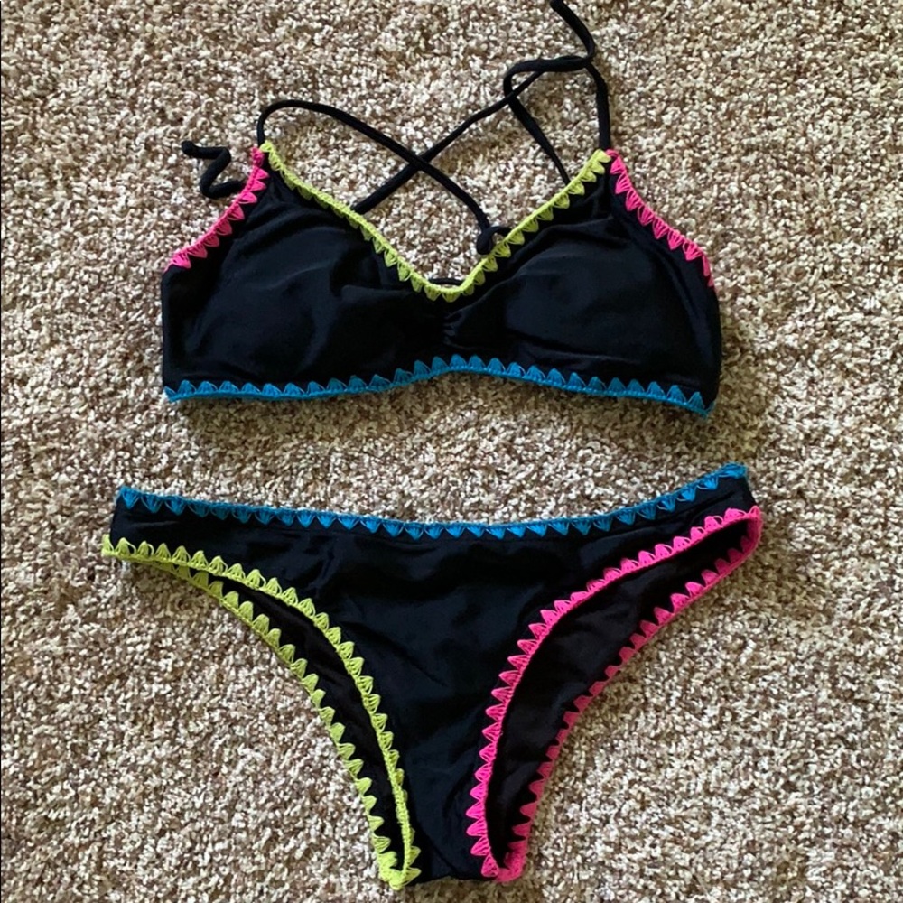 Lace Outline Black Swimsuit